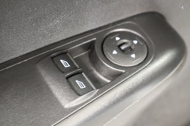 Ford Transit Courier 16