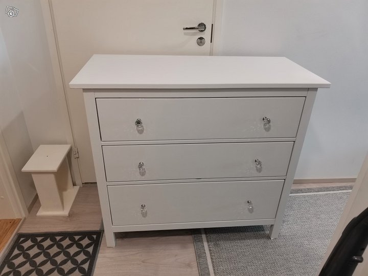 Ikea Hemnes lipasto, Hyllyt ja ...