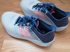 New Balance lenkkarit koko 37, Vaatteet ja kengät, Sodankylä, Tori.fi New Balance lenkkarit koko 37, Vaatteet ja kengät, Sodankylä, Tori.fi