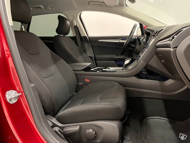 Ford Mondeo 12