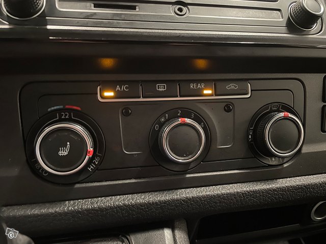 Volkswagen Caravelle 16