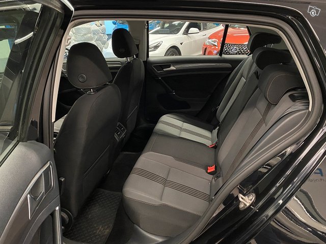 Volkswagen Golf 8