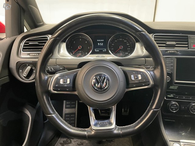 Volkswagen Golf 16