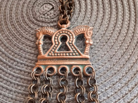 Pronssinen Kalevala koru, Kellot ja korut, Asusteet ja kellot, Pieksämäki, Tori.fi Pronssinen Kalevala koru, Kellot ja korut, Asusteet ja kellot, Pieksämäki, Tori.fi