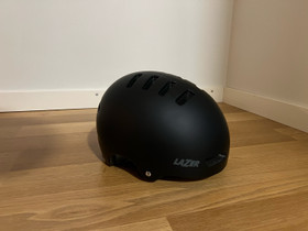 Lazer Armor 2.0 Matte Black pyöräilykypärä, Pyörätarvikkeet ja kypärät, Polkupyörät ja pyöräily, Helsinki, Tori.fi Lazer Armor 2.0 Matte Black pyöräilykypärä, Pyörätarvikkeet ja kypärät, Polkupyörät ja pyöräily, Helsinki, Tori.fi