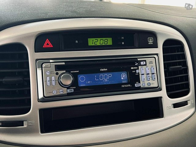 Hyundai Accent 10