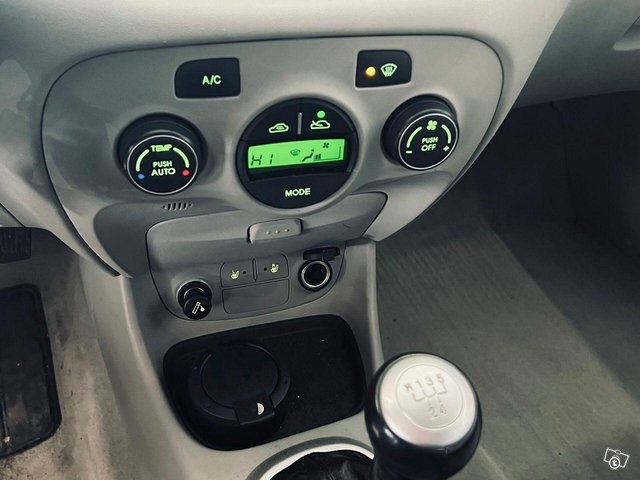 Hyundai Accent 11