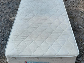 90x200cm runkopatjasänky (s3), Sängyt ja makuuhuone, Sisustus ja huonekalut, Pori, Tori.fi 90x200cm runkopatjasänky (s3), Sängyt ja makuuhuone, Sisustus ja huonekalut, Pori, Tori.fi