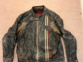 Triumph Nahkatakki Koko XL, Ajoasut, kengät ja kypärät, Mototarvikkeet ja varaosat, Sotkamo, Tori.fi Triumph Nahkatakki Koko XL, Ajoasut, kengät ja kypärät, Mototarvikkeet ja varaosat, Sotkamo, Tori.fi