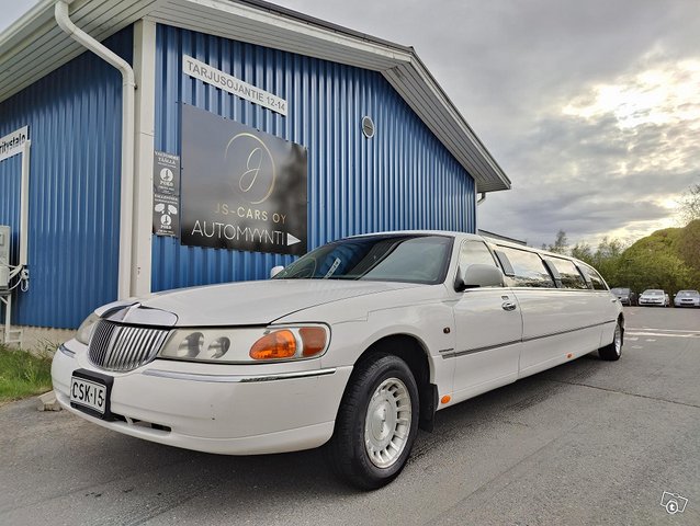 Lincoln Town Car, kuva 1