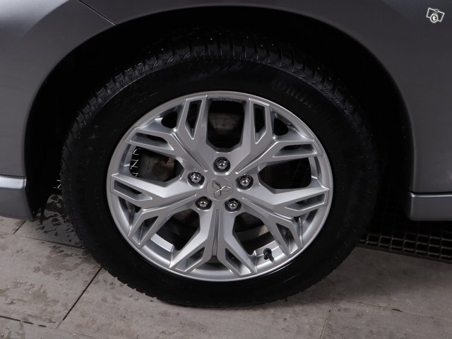 Mitsubishi OUTLANDER PHEV 9