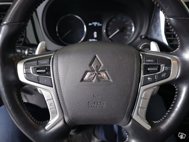 Mitsubishi OUTLANDER PHEV 14