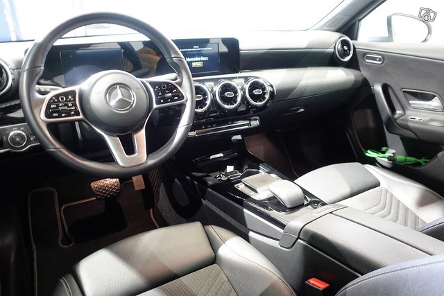 Mercedes-Benz A 8