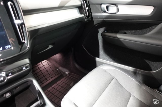 Volvo XC40 11
