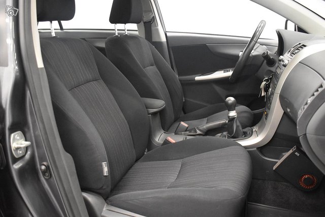 Toyota Corolla 15