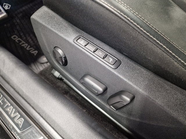 Skoda OCTAVIA 19