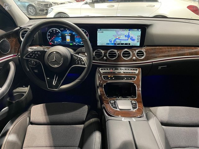 Mercedes-Benz E 12