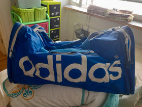 Retro Adidas laukku, Laukut ja hatut, Asusteet ja kellot, Seinäjoki, Tori.fi Retro Adidas laukku, Laukut ja hatut, Asusteet ja kellot, Seinäjoki, Tori.fi