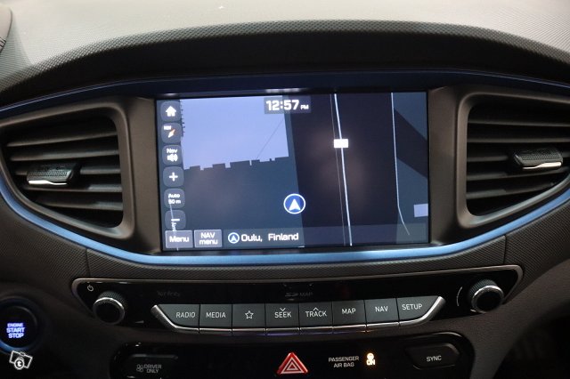 Hyundai IONIQ HYBRID 18