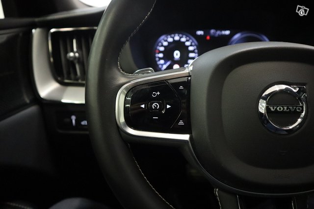 Volvo XC60 16