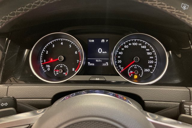 VOLKSWAGEN GOLF 12