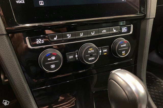 VOLKSWAGEN GOLF 15