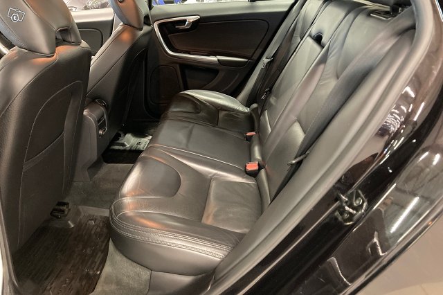 Volvo V60 10