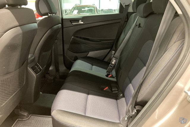 Hyundai TUCSON 12
