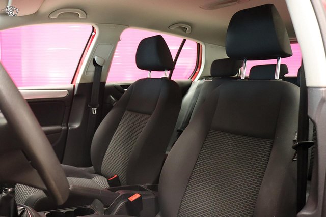 Volkswagen Golf 11