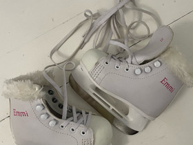 Lasten uudenveroiset luistimet koko 25, Jääkiekko ja luistelu, Urheilu ja ulkoilu, Tampere, Tori.fi Lasten uudenveroiset luistimet koko 25, Jääkiekko ja luistelu, Urheilu ja ulkoilu, Tampere, Tori.fi