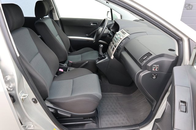 Toyota Corolla 16