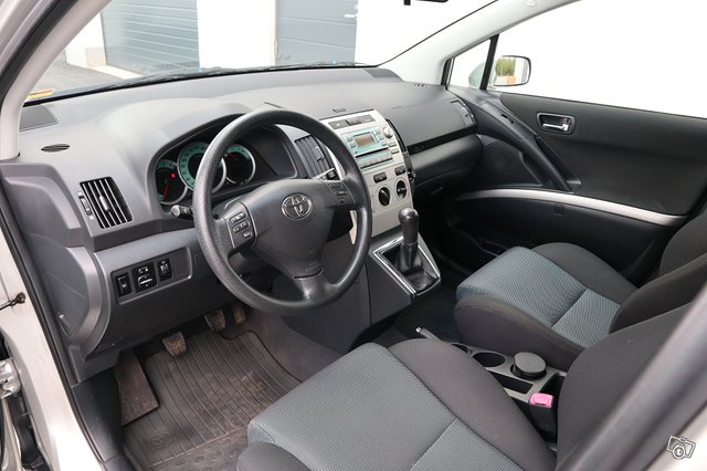 Toyota Corolla 9