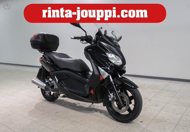Yamaha X -MAX, kuva 1