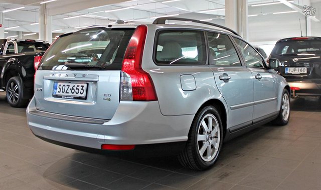 Volvo V50 3