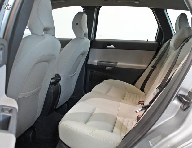 Volvo V50 8