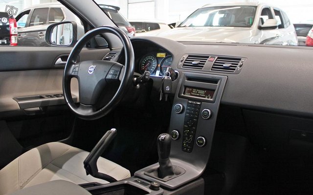 Volvo V50 9