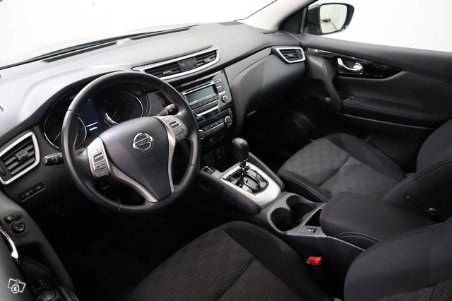 Nissan Qashqai 10