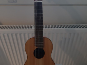Yamaha Guitalele, Kitarat, bassot ja vahvistimet, Musiikki ja soittimet, Jyväskylä, Tori.fi Yamaha Guitalele, Kitarat, bassot ja vahvistimet, Musiikki ja soittimet, Jyväskylä, Tori.fi