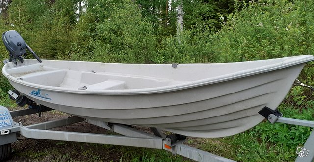 Soutuvene Suvi 460 svm ja Yamaha f4 perämoottori, kuva 1