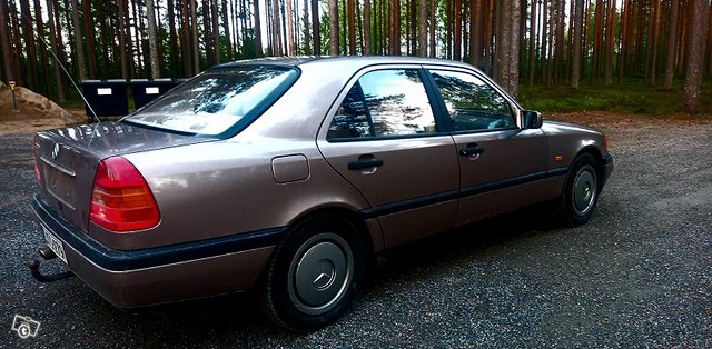 Mercedes-Benz 180, kuva 1