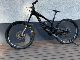 YT Tues DH 27,5 Koko L (200mm), Maastopyörät, Polkupyörät ja pyöräily, Joensuu, Tori.fi YT Tues DH 27,5 Koko L (200mm), Maastopyörät, Polkupyörät ja pyöräily, Joensuu, Tori.fi