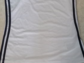 Adidas urheilutoppi koko S, Muu urheilu ja ulkoilu, Urheilu ja ulkoilu, Hamina, Tori.fi Adidas urheilutoppi koko S, Muu urheilu ja ulkoilu, Urheilu ja ulkoilu, Hamina, Tori.fi