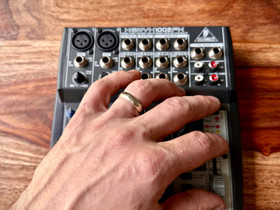 Behringer Xenyx 1002FX, Kitarat, bassot ja vahvistimet, Musiikki ja soittimet, Helsinki, Tori.fi Behringer Xenyx 1002FX, Kitarat, bassot ja vahvistimet, Musiikki ja soittimet, Helsinki, Tori.fi