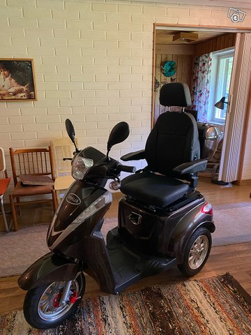 Pyrkijä E400, kuva 1