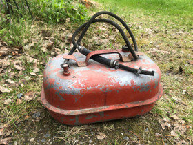 Polttoainetankki perämoottoriin, Ulkoilu ja retkeily, Urheilu ja ulkoilu, Kuopio, Tori.fi Polttoainetankki perämoottoriin, Ulkoilu ja retkeily, Urheilu ja ulkoilu, Kuopio, Tori.fi