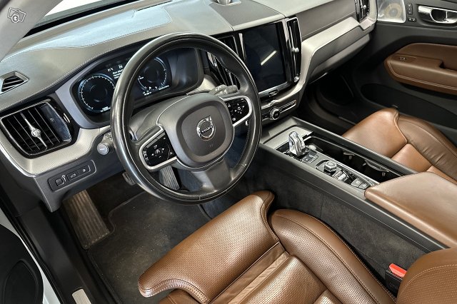 Volvo XC60 9
