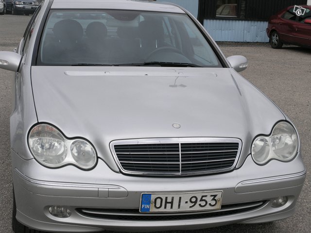 Mercedes-Benz C 200