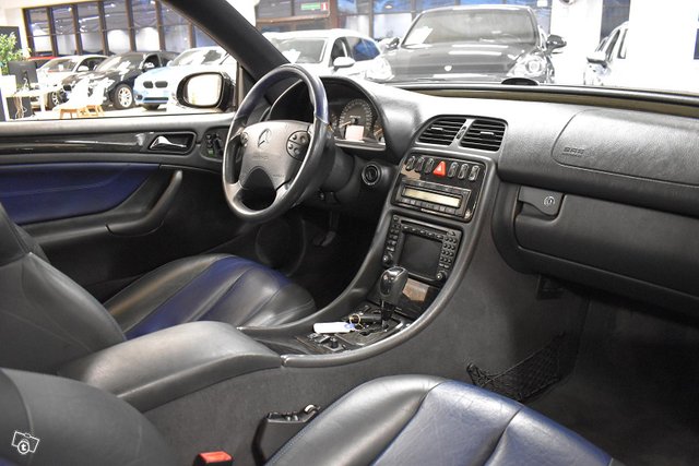 Mercedes-Benz CLK 55 AMG 13