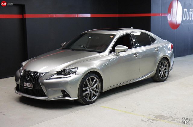 Lexus IS 1
