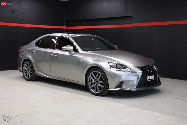 Lexus IS 7